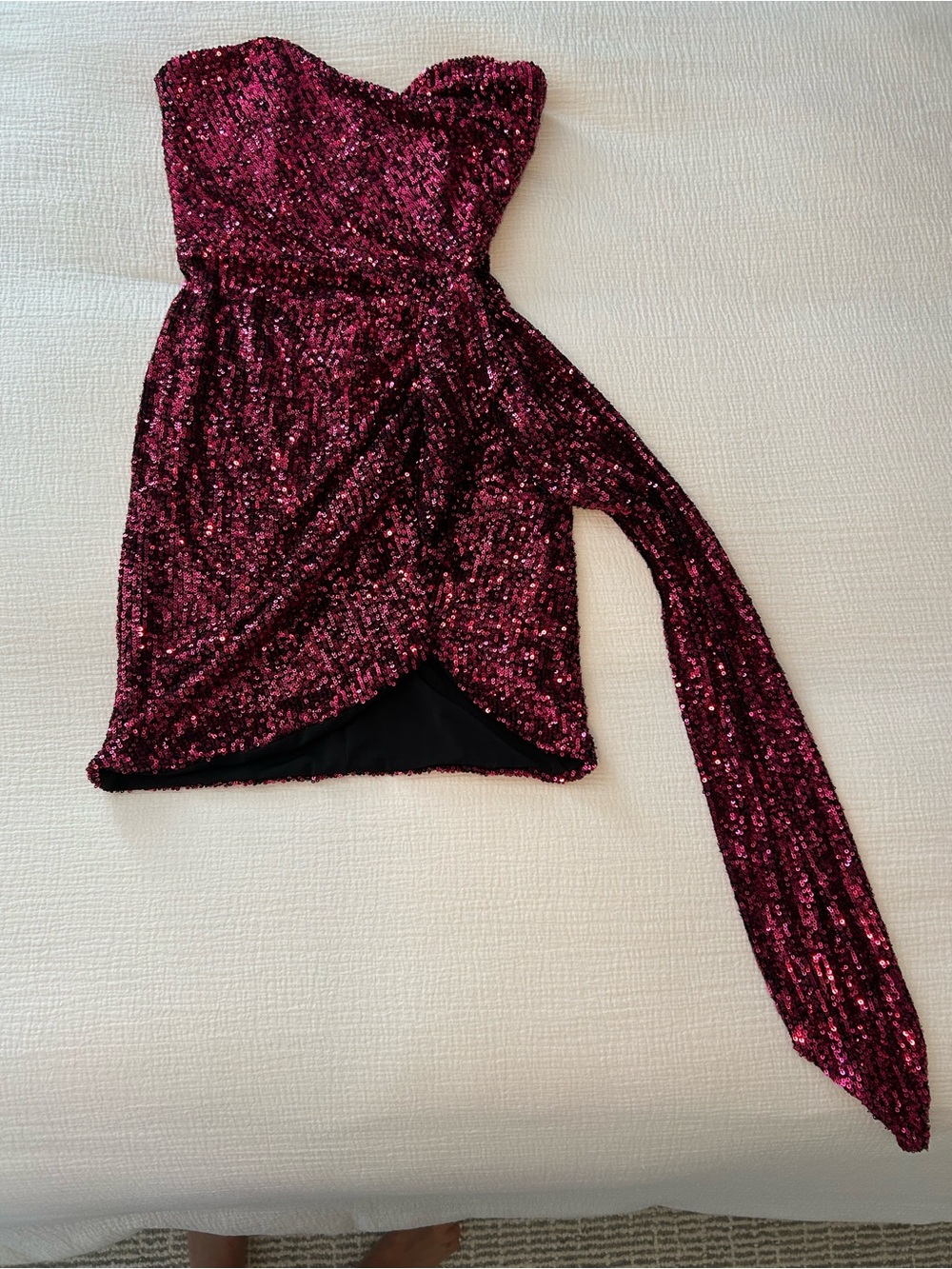Nookie Strapless Sequin Mini Skirt in Burgundy